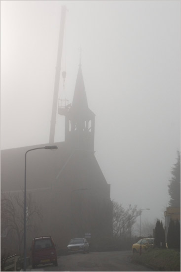 Mistig werk aan de kerk