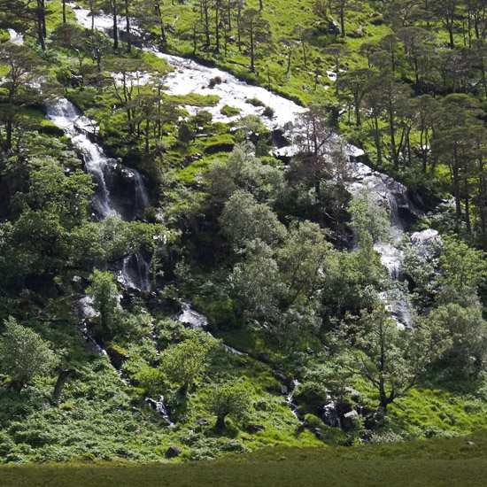 Zoom: Water hurtling down from Sgurr a' Choire-bheithe into Glen Barisdale